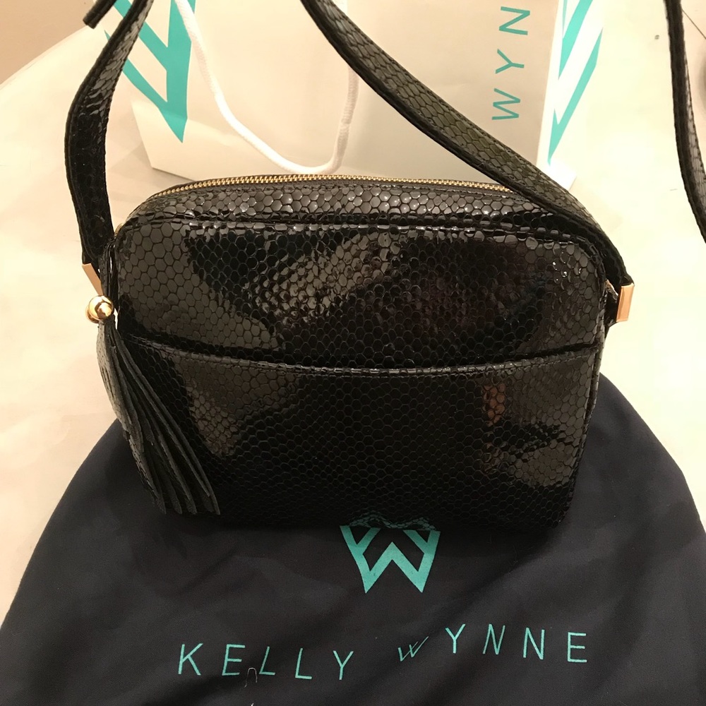 Kelly Wynne Mingle Mingle Mama - brand new!!!